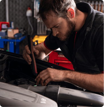 brisbane mechanic inspecting car